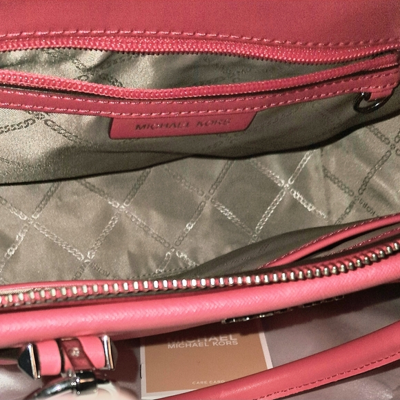 Michael Kors Pink Purse - Picture 3 of 8